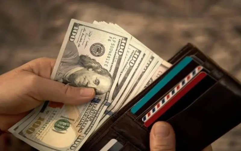 سعر الدولار مقابل الجنيه المصري يتراجع في منتصف تعاملات الأربعاء 26 نوفمبر 2025